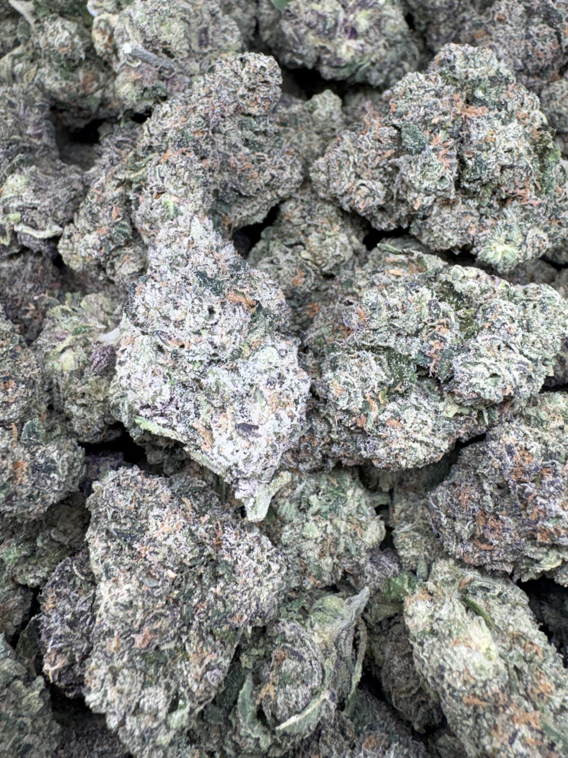 Candy Fumes $100/oz!! (Small/Medium nugs)